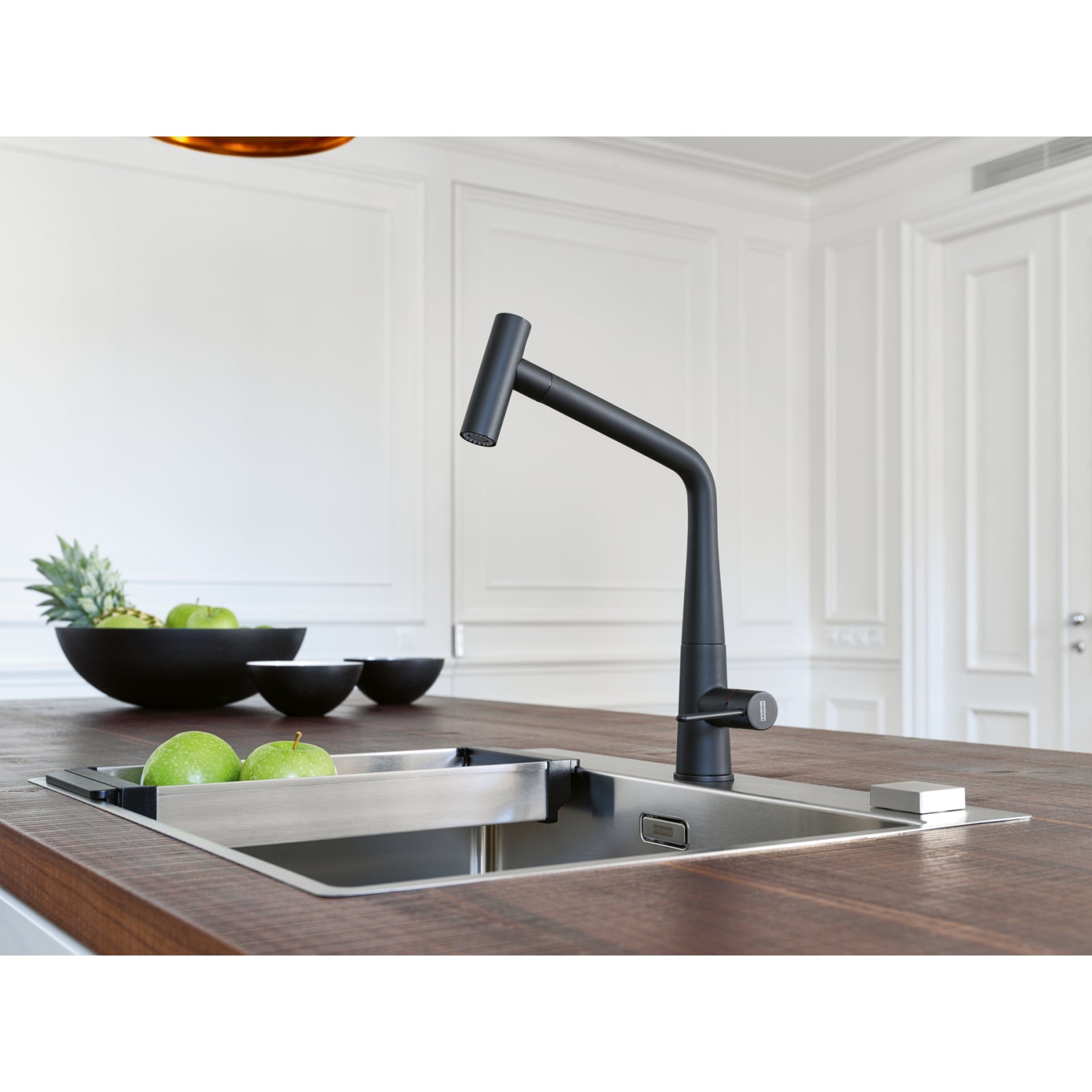 Franke Icon Matt Black Pull Out Spray Kitchen Tap Brass L-Spout 355mm