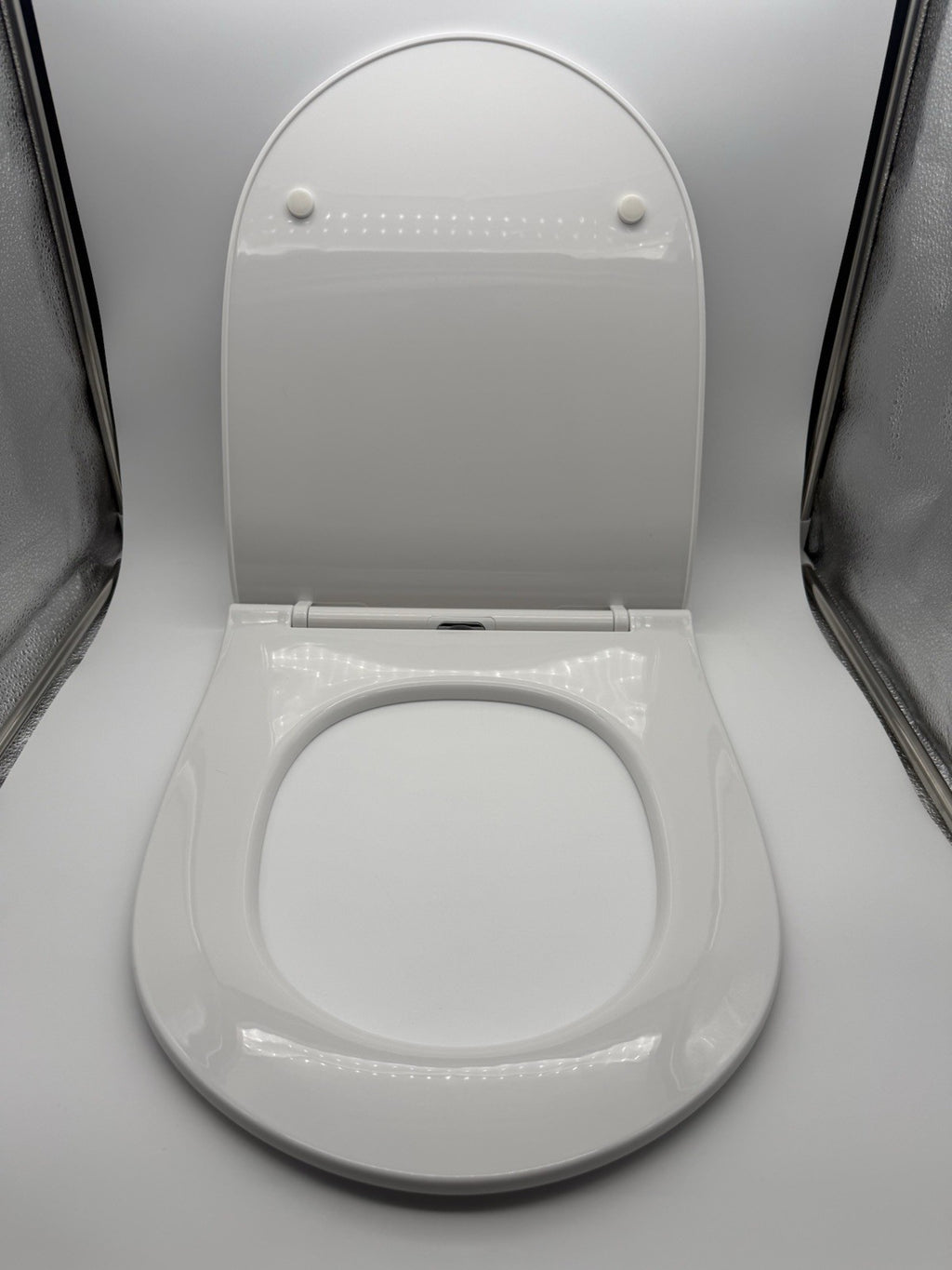 Curved Toilet Seat White Soft Close Plastic Universal Fit Bathroom D Shape